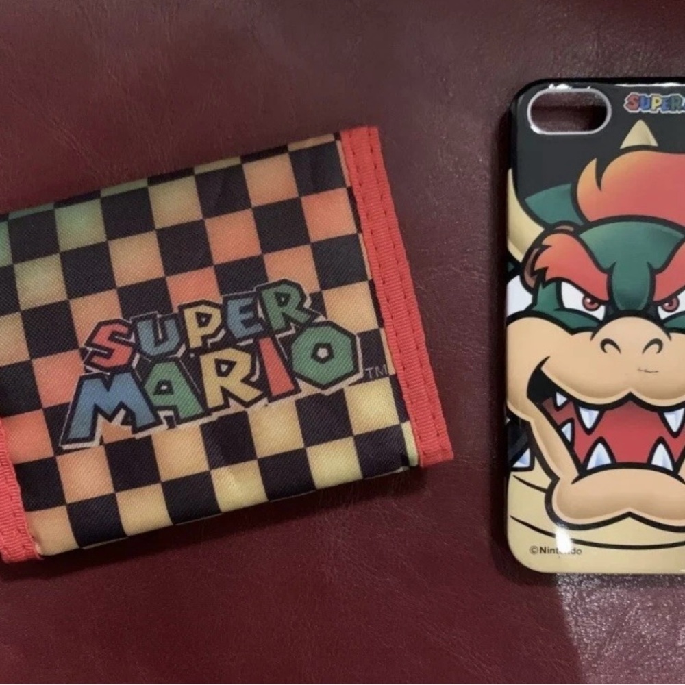 Nintendo Super Mario Checkered tri-fold wallet and 5s Phone Case - Picture 3 of 3